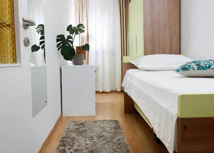 Mist 2 Apartment Split